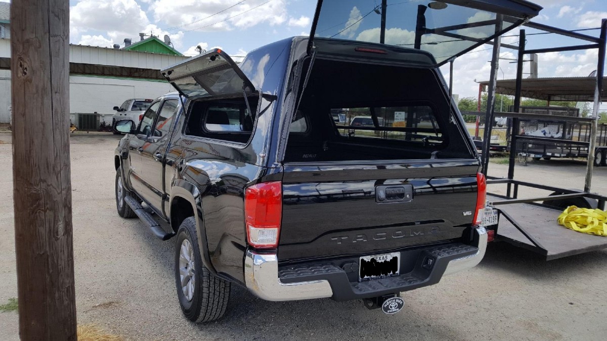 Truck Caps For Sale >> Leer Truck Caps, Camper Shells & Toppers for Sale in San ... Truck Caps For Sale >> Leer Truck Caps, Camper Shells & Toppers for Sale in San ...
